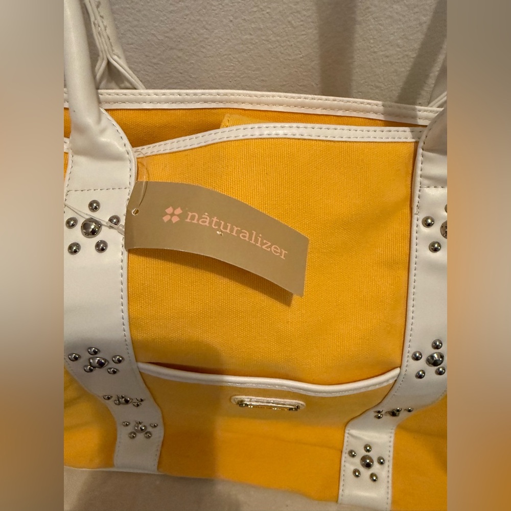 NWTs Naturalizer Canvas tote. - Picture 5 of 14
